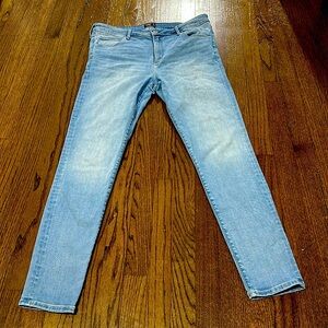 A&F High Rise Long Stretch Super Skinny Blue Fade White Washed Denim Jean 14L
